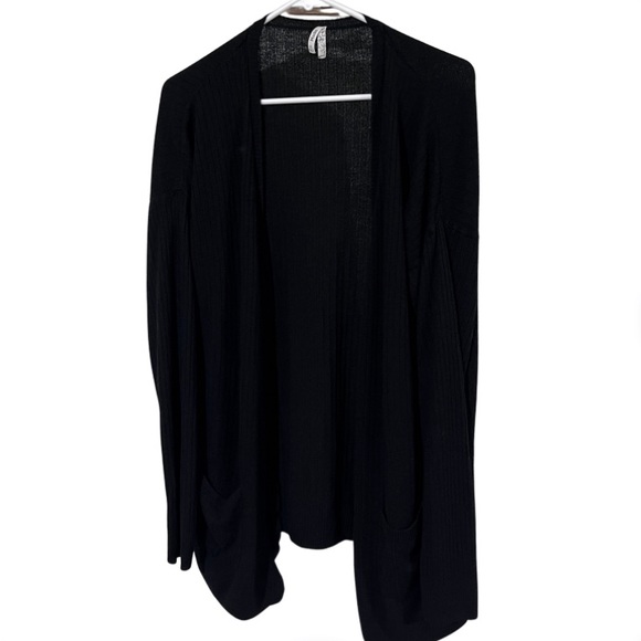 5lbs XL of Women Clothes - keep what you want but REPOSH the rest - Picture 8 of 8